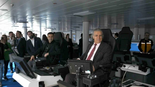 Dünyanın en büyük kruvaziyer gemisi Kuşadası'nda