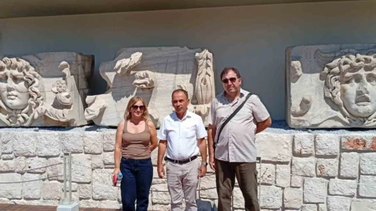 Dünyanın ilk kehanet merkezi Apollon Tapınağı, ziyarete açıldı
