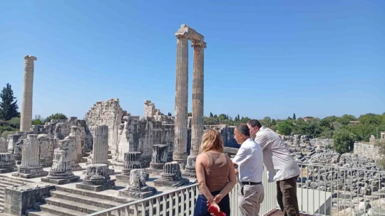 Dünyanın ilk kehanet merkezi Apollon Tapınağı, ziyarete açıldı