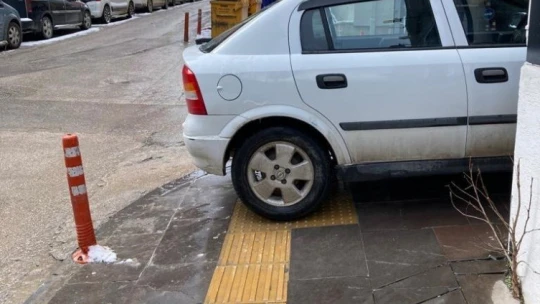 Duyarsız sürücüler görme engelliler için tehlike saçıyor