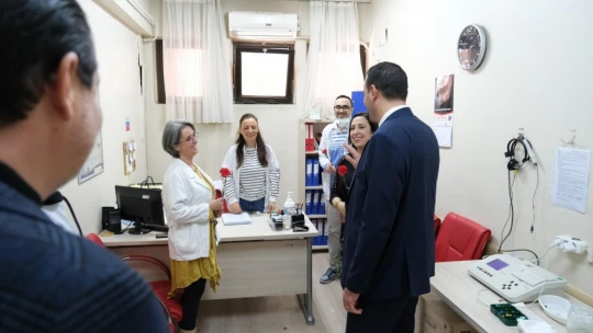 Efeler Belediye Başkan Adayı Pehlivan, gününü sağlık çalışanlarına ayırdı