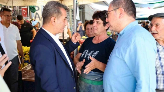 Efeler Belediye Başkanı Yetişkin, Salı Pazarı'nda vatandaşlarla buluştu