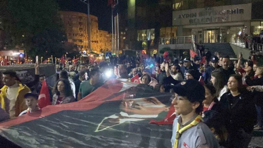 Efeler Belediyesi, 'Cumhuriyet Bayramı'nı fener alayı ile taçlandırdı