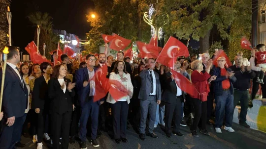 Efeler Belediyesi, 'Cumhuriyet Bayramı'nı fener alayı ile taçlandırdı