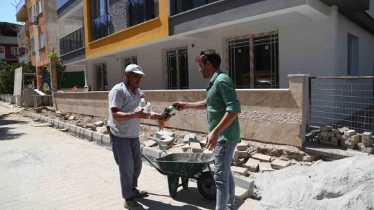 Efeler Belediyesi dış birimde çalışan personelini unutmuyor