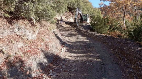 Efeler Belediyesi ekipleri Konuklu Mahallesi'nin yollarını düzenledi