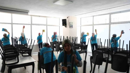 Efeler Belediyesi ibadethanelerin temizliklerini sürdürüyor