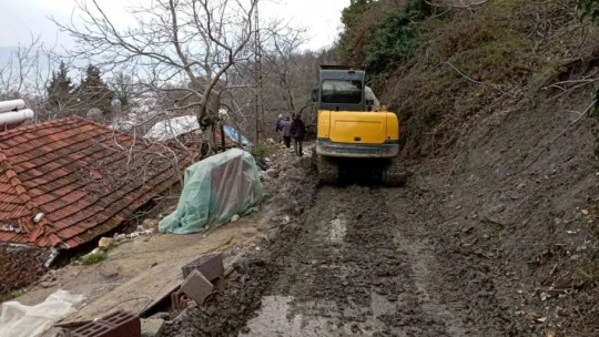 Efeler Belediyesi kapanan yolu açtı