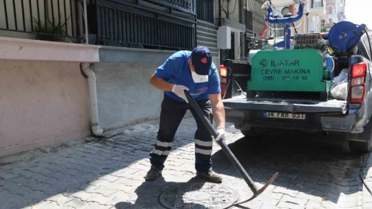 Efeler Belediyesi kent genelinde ilaçlama çalışmalarını sürdürüyor