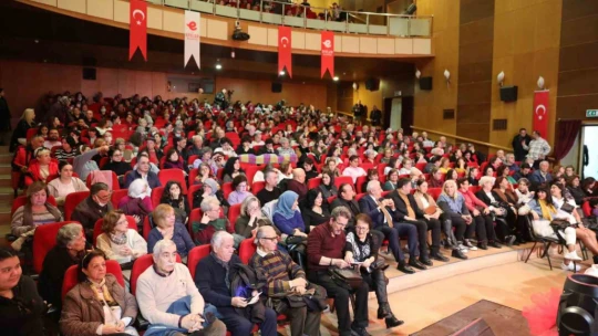 Efeler Belediyesi korosundan müzik ziyafeti