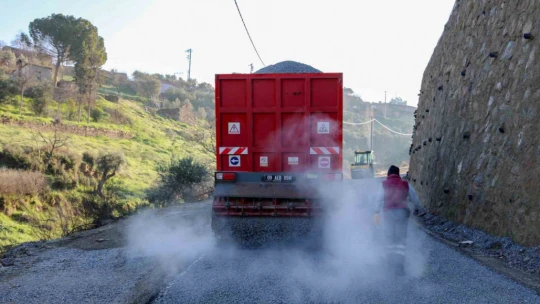 Efeler Belediyesi'nden Baltaköy'de yol çalışması