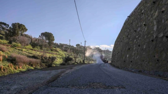 Efeler Belediyesi'nden Baltaköy'de yol çalışması