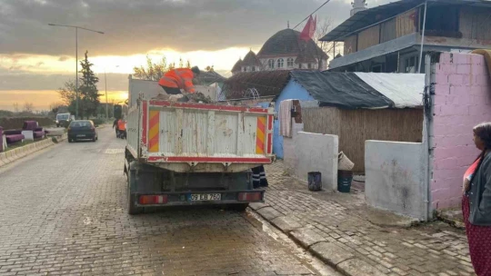 Efeler Belediyesi'nden Ilıcabaşı Mahallesi'ne yardım eli