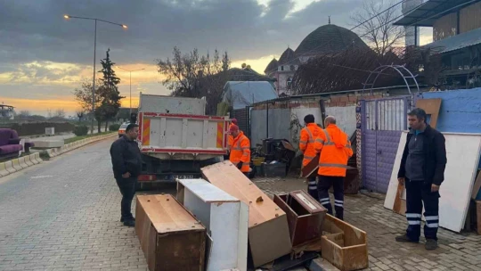 Efeler Belediyesi'nden Ilıcabaşı Mahallesi'ne yardım eli