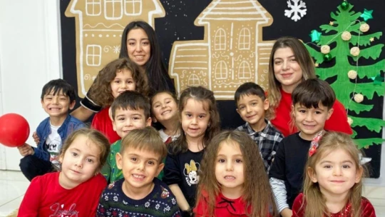 Efeler Belediyesi'nin miniklerinden erken yılbaşı coşkusu