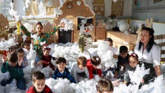 Efeler Belediyesi'nin miniklerinden erken yılbaşı coşkusu