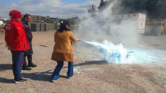 Efeler Belediyesi personeline yangın eğitimi
