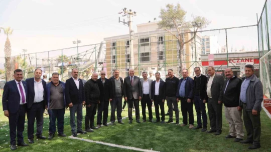 Efeler Belediyesi Umurlu Mahallesi'ndek, halı sahayı hizmete açtı