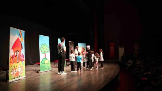 Efeler Belediyesi, vatandaşları sanatla buluşturuyor