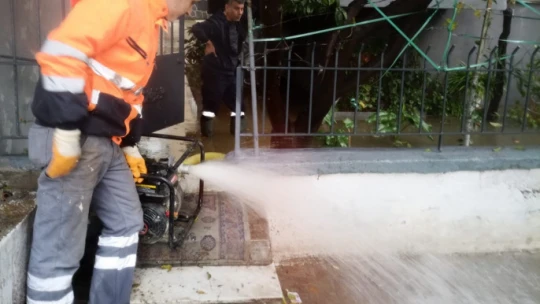 Efeler Belediyesi, yağıştan mağdur olan vatandaşlar için seferber oldu