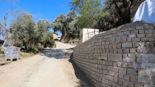 Efeler Belediyesi, yol çalışmalarını kesintisiz sürdürüyor
