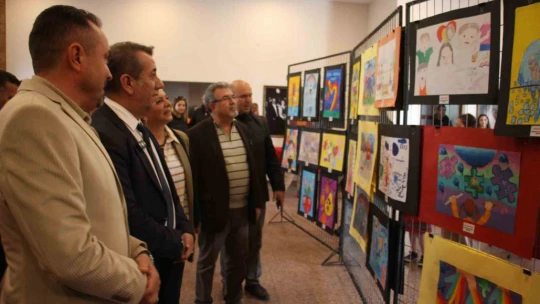 Efeler'de 'Çocuk Gözüyle Otizm' resim yarışması ile farkındalık zirveye çıktı