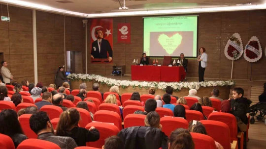 Efeler'de 'Çocuk Gözüyle Otizm' resim yarışması ile farkındalık zirveye çıktı