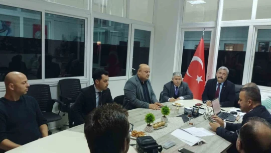 Efeler'de 'Eğitim Yöneticileri Okuyor' projesi dikkat çekiyor