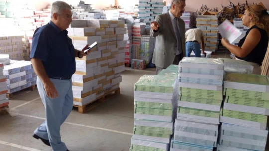 Efeler'de 65 bin ücretsiz ders kitabı dağıtılacak