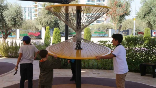 Efeler'de bilimin kalbi bu parkta atıyor