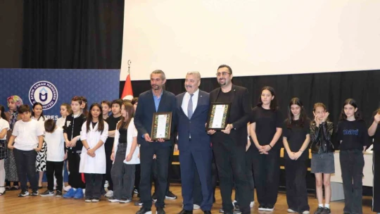 Efeler'de genç yetenekler sahne aldı