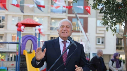 Efeler'de Memiş Dinç Parkı hizmete açıldı