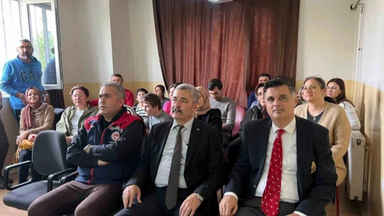 Efeler'de öğrencilere gıda okur yazarlığı eğitimi verildi