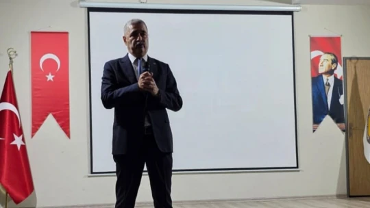 Efeler'de öğretmenlere yapay zeka eğitimi verildi