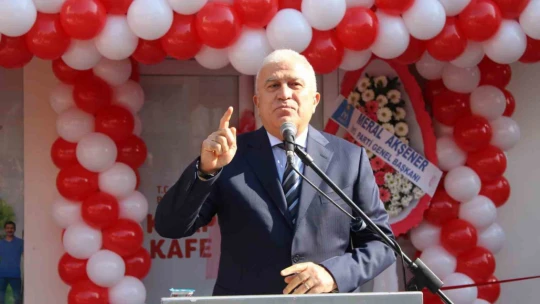Efeler'de onbeşinci Kitap Kafe açıldı