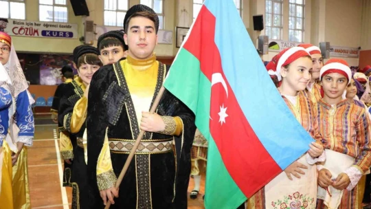 Efeler'de Uluslararası Halk Dansları Festivali gerçekleştirildi