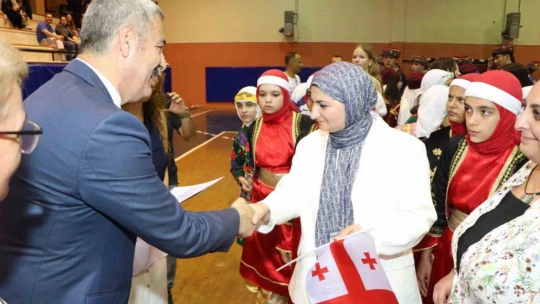 Efeler'de Uluslararası Halk Dansları Festivali gerçekleştirildi