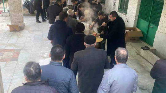 Efeler'de vatandaşlar sabah namazında buluştu