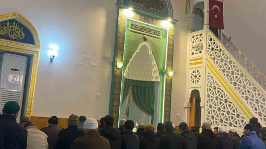 Efeler'de vatandaşlar sabah namazında buluştu