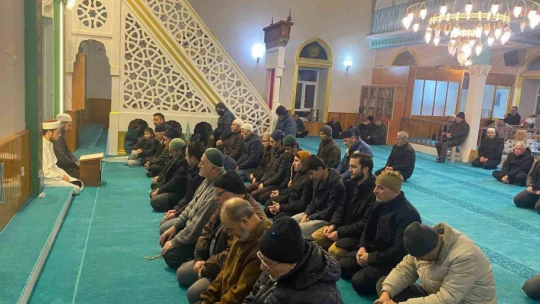 Efeler'de vatandaşlar sabah namazında buluştu
