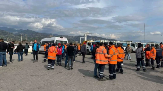 Efeler'deki maaş krizi ile ilgili Başkan Yetişkin işçilerle görüştü