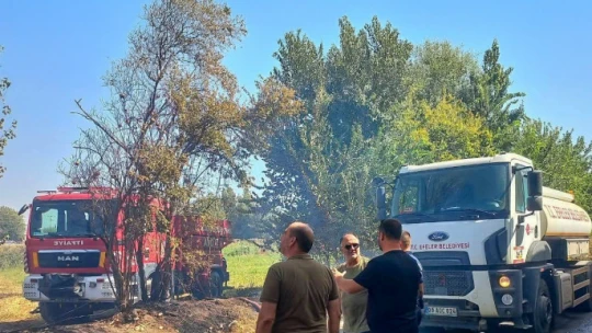 Efeler'deki yangına itfaiye ekiplerinden hızlı müdahale