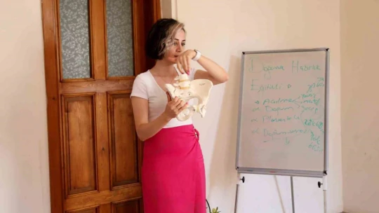 Efeler'den anne adaylarına doğuma hazırlık eğitimi