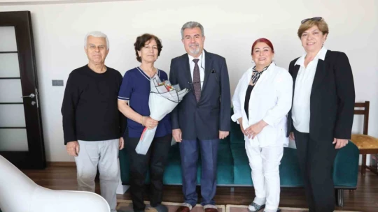 Efeler'den engelli annesini duygulandıran ziyaret