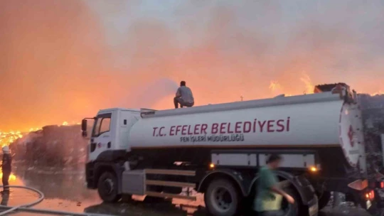 Efeler'den yangın söndürme çalışmalarına destek