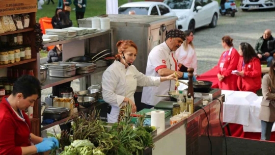 Efeler Gastronomi Festivali'nde lezzet şöleni yaşandı
