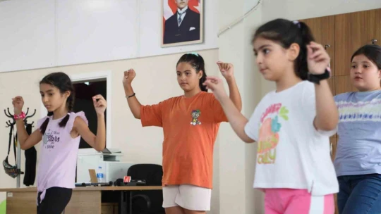 Efeler'in çocukları yaz kurslarında buluşuyor