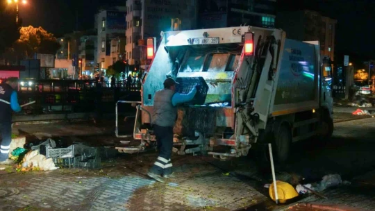 Efeler'in ekipleri tertemiz bir kent için çalışıyor