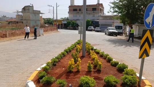 Efeler'in kırsal mahalleleri de modern meydanlara kavuşuyor