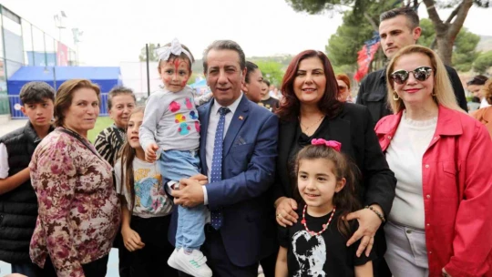 Efeler'in minikleri 23 Nisan'ı coşkuyla kutladı